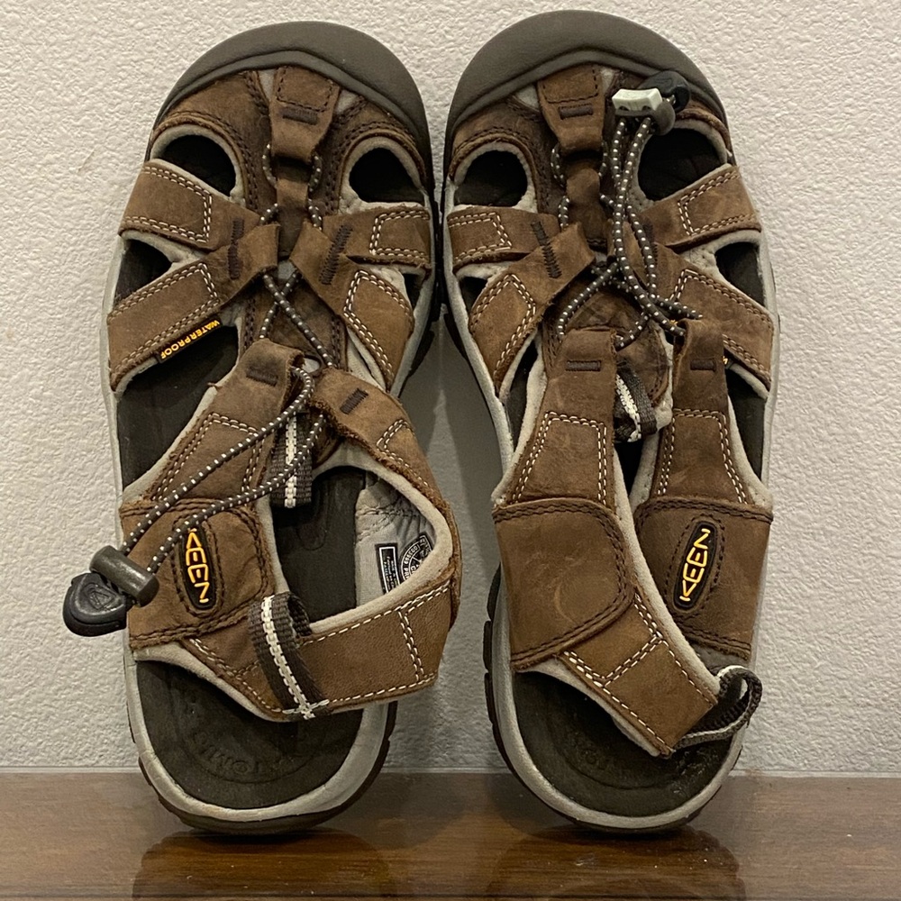 Keen Men's Dark Brown Outdoor Sandals size 7